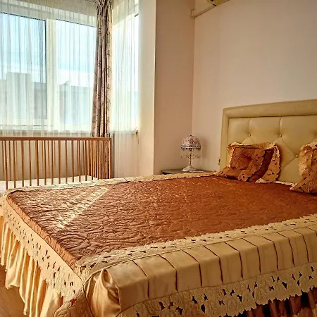 Family Apartament Crown-bastetbs *