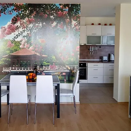 Family Apartament Crown-bastetbs *